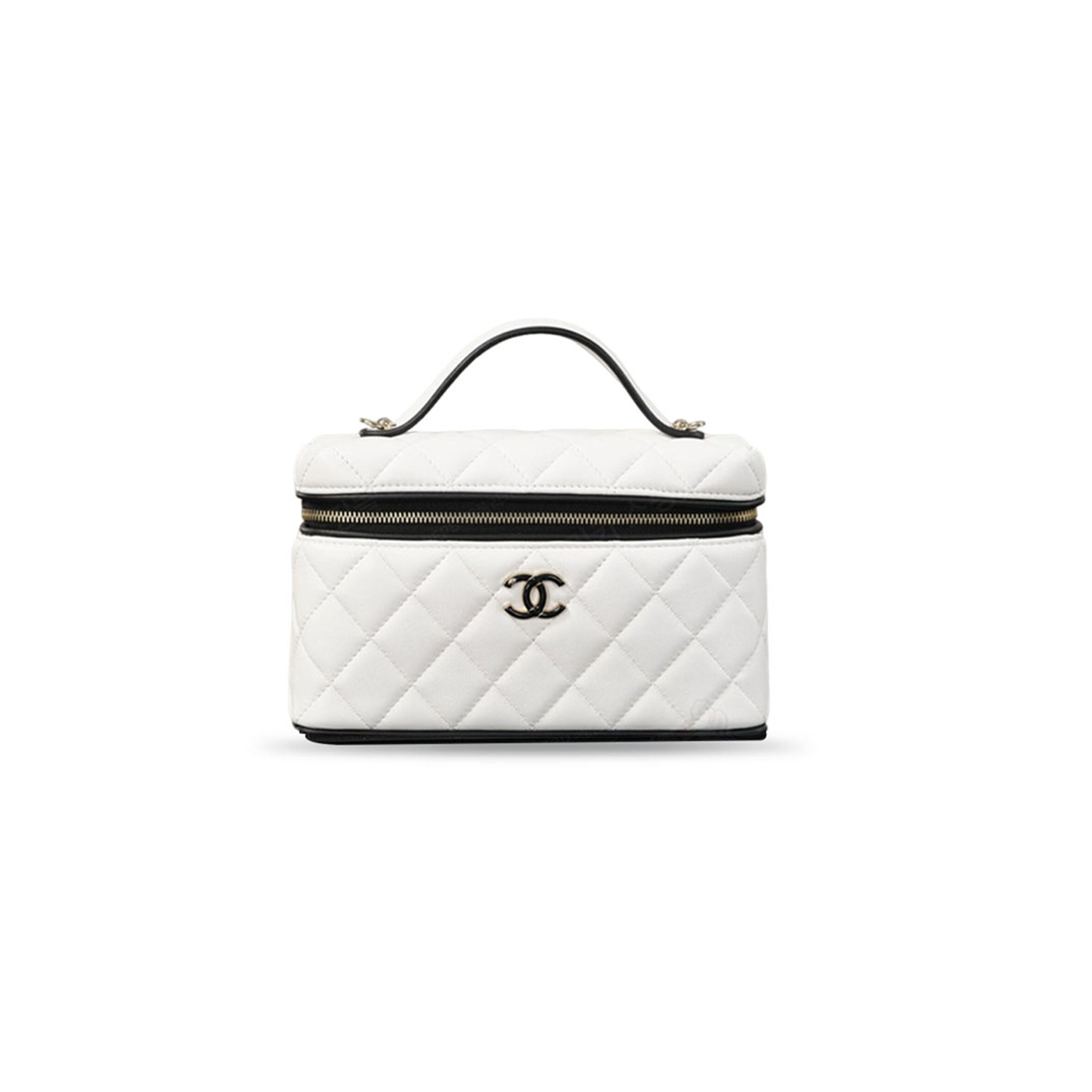 CHANEL 26S CHAIN COSMETIC CASE VANITY BAG WHITE LAMBSKIN GOLD METAL (19.5*17*5cm) 
